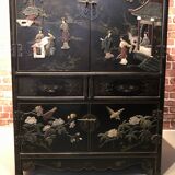 Wardrobe with Asian style patterns