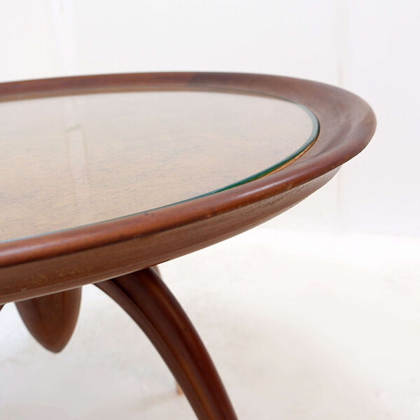 Table d'appoint ronde Art déco en bois avec pieds courbés et pieds en laiton
