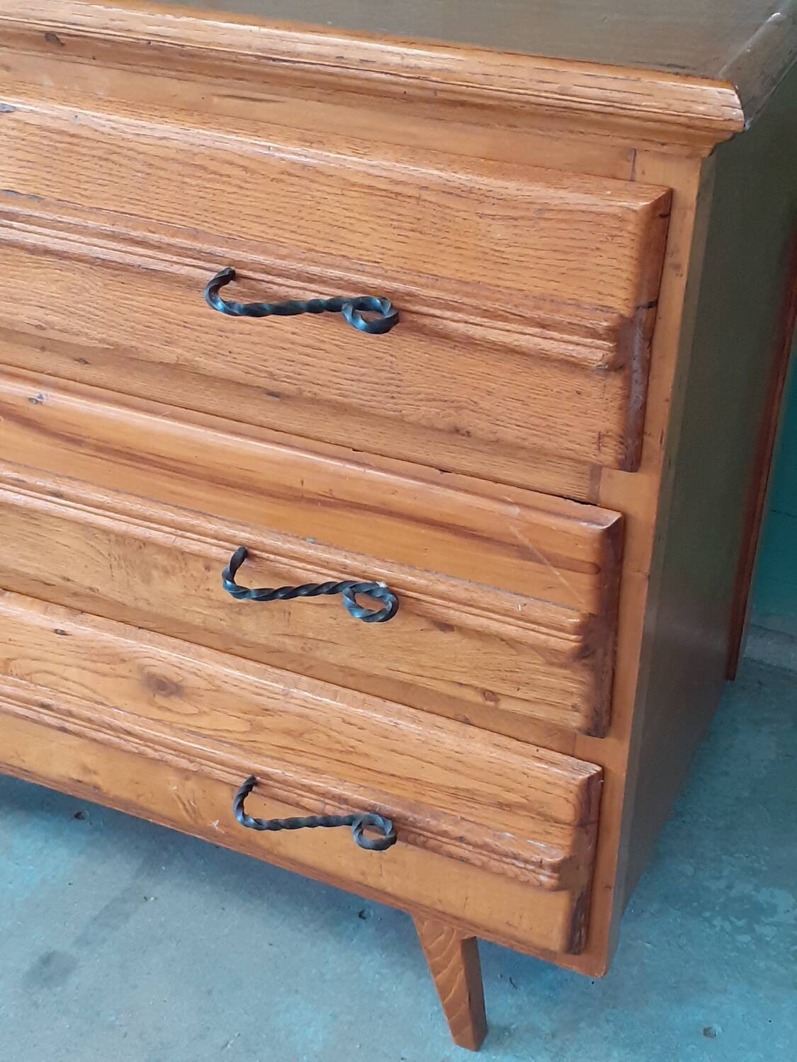 Oak veneer chest of drawers, 1950s