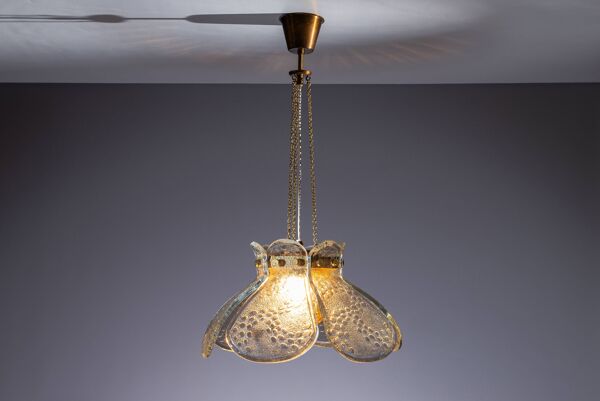 Suspension suédoise avec abat-jour en feuilles de verre et un abat-jour central de couleur ambre