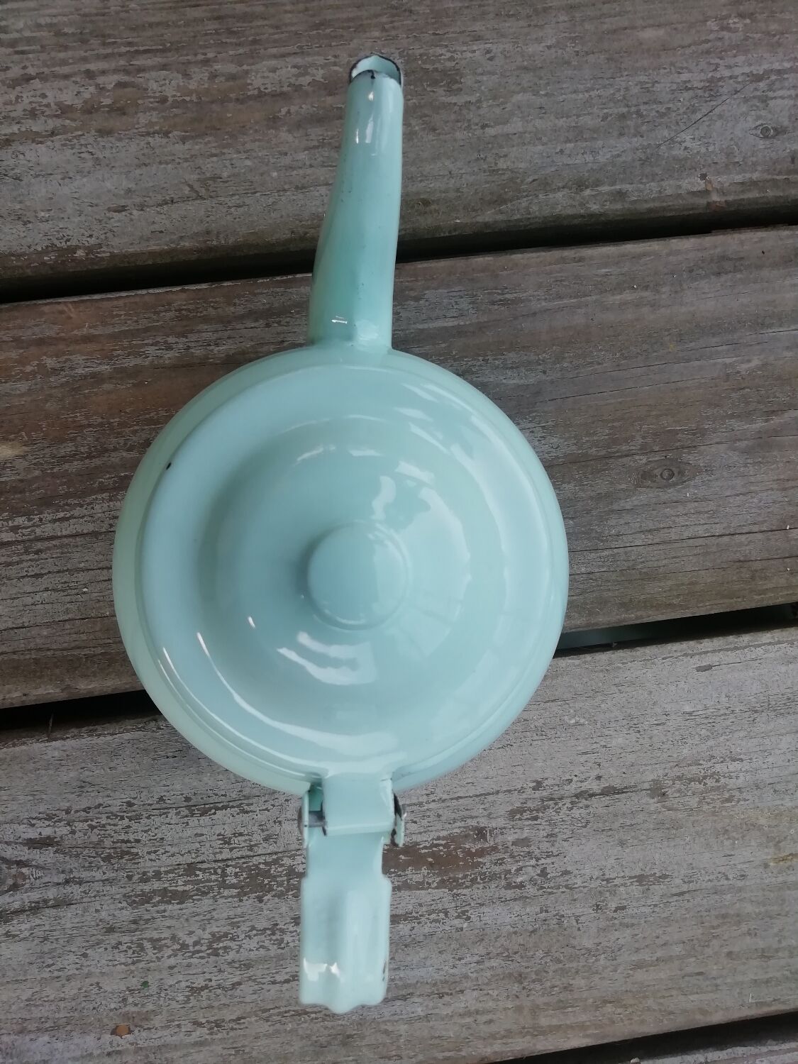 Enamelled sheet metal teapot