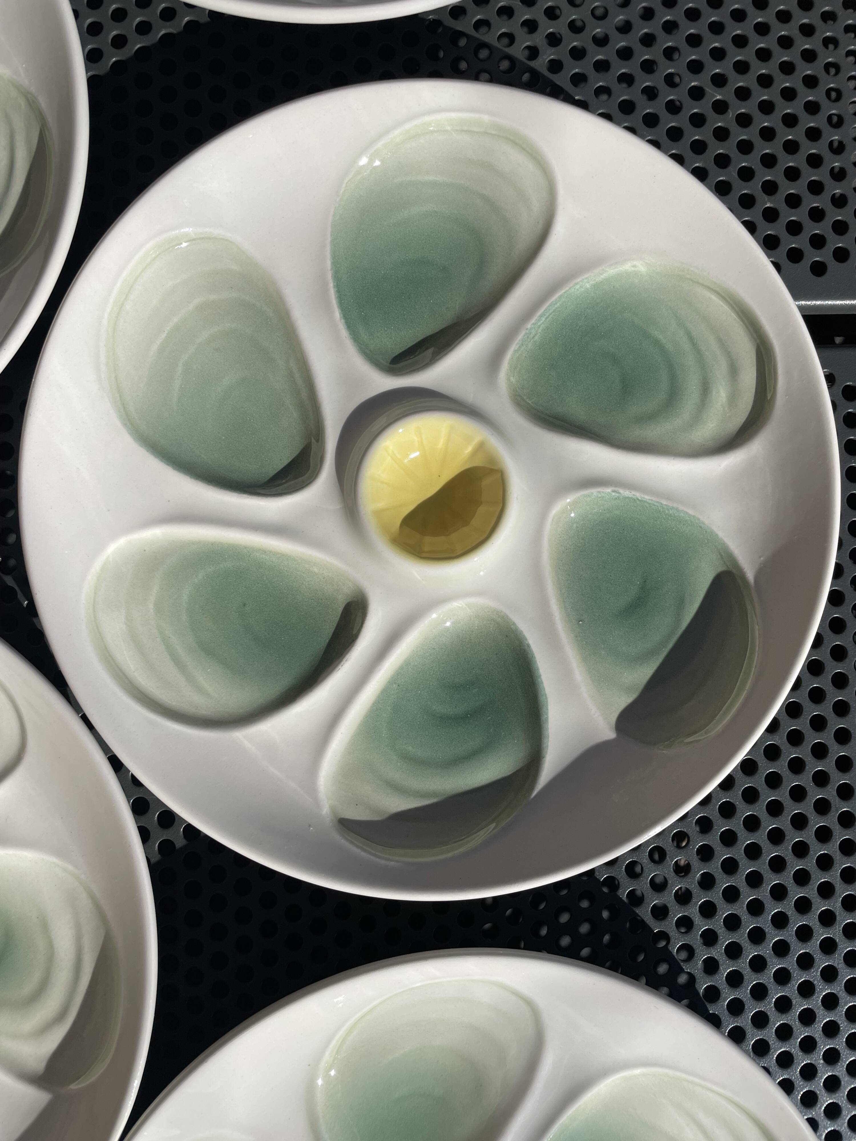5 oyster plates from Salins earthenware