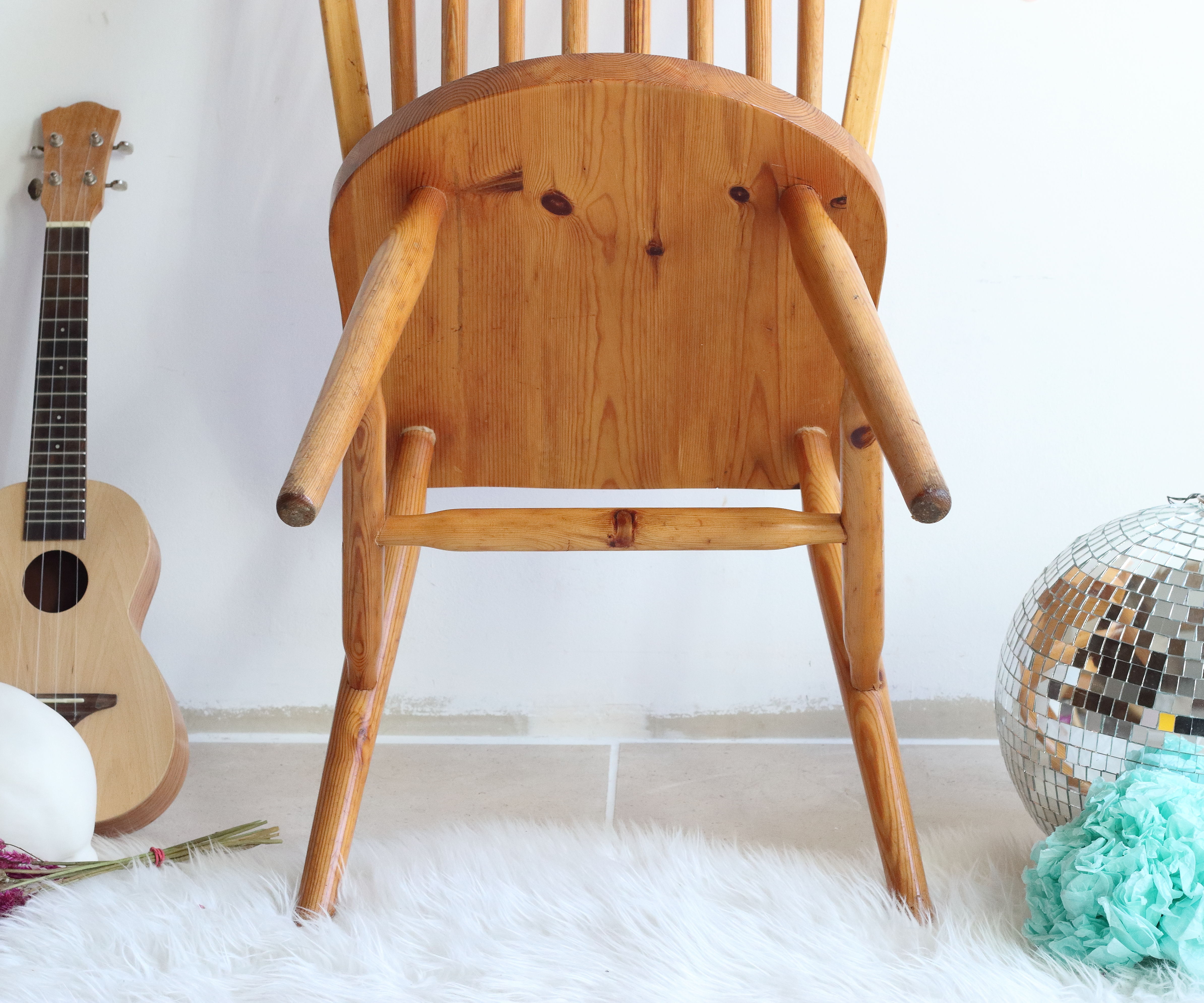 Windsor 60s cobble chair in solid wood