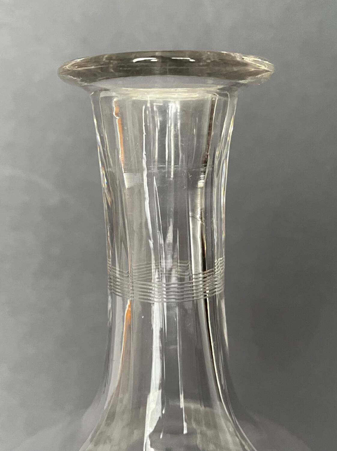 Carafe à décanter en verre gravé