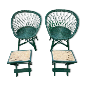 Pair of green wicker and rattan armchairs from the 70s accompanied by 2 small footrests