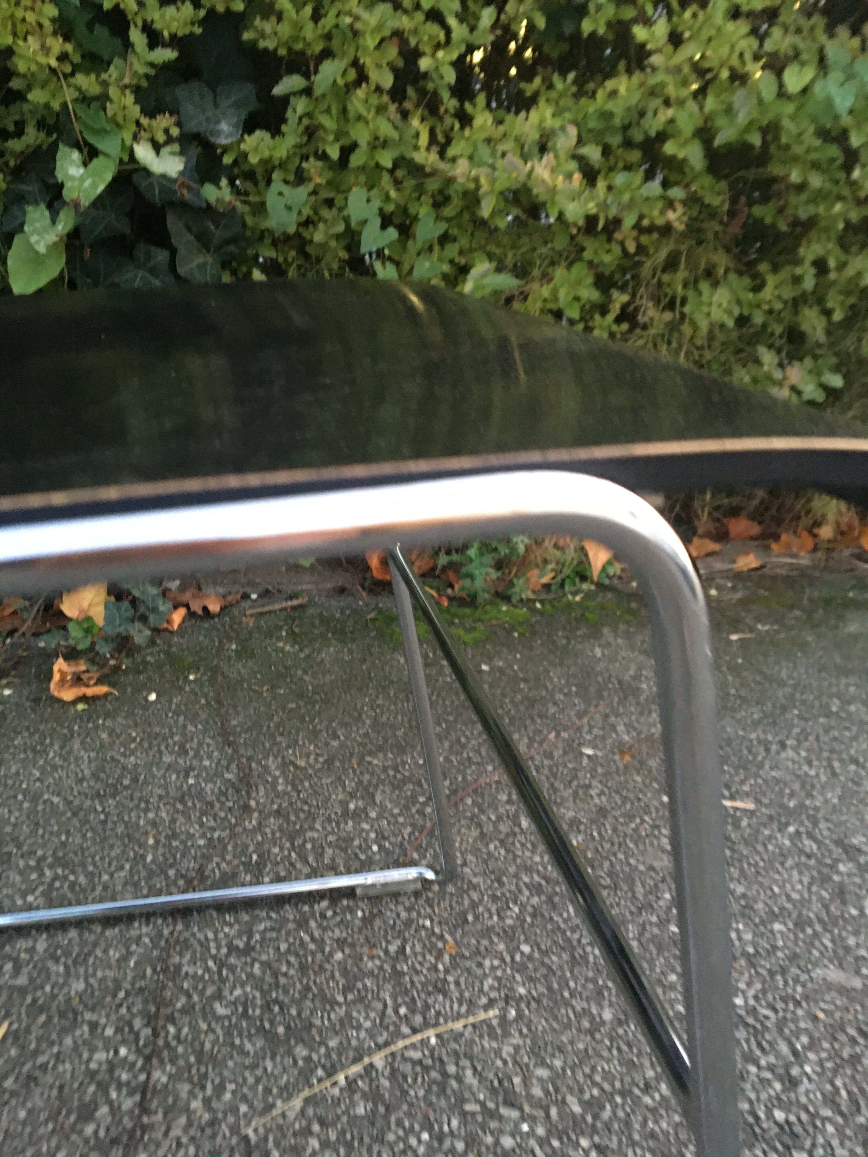 Set of 6 David Rowland Black Chairs 40/4