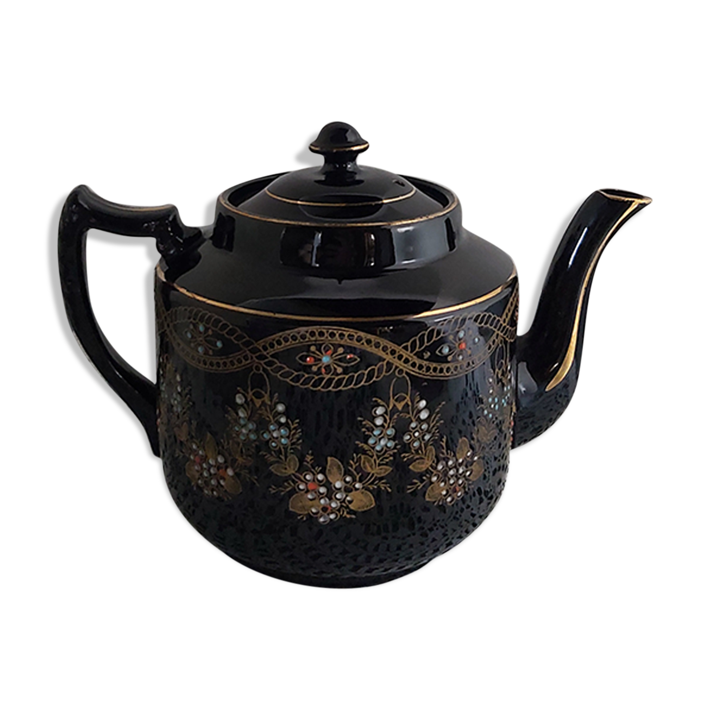 English porcelain teapot garland pattern