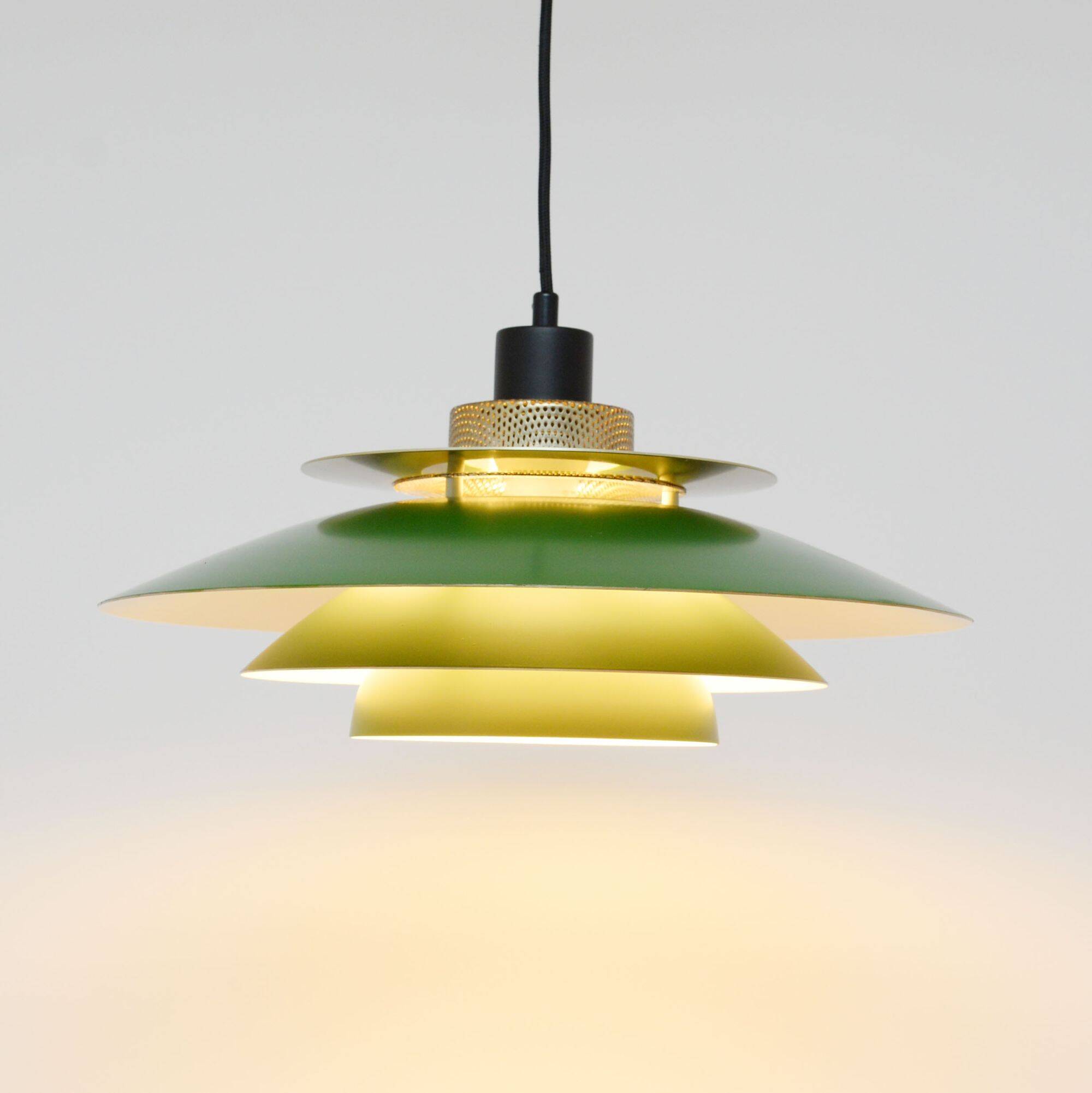 Suspension verte lampe Jeka, années 1970
