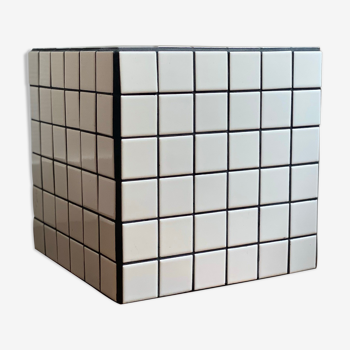 Table de chevet cube damier carrelage carrelé blanc noir rétro