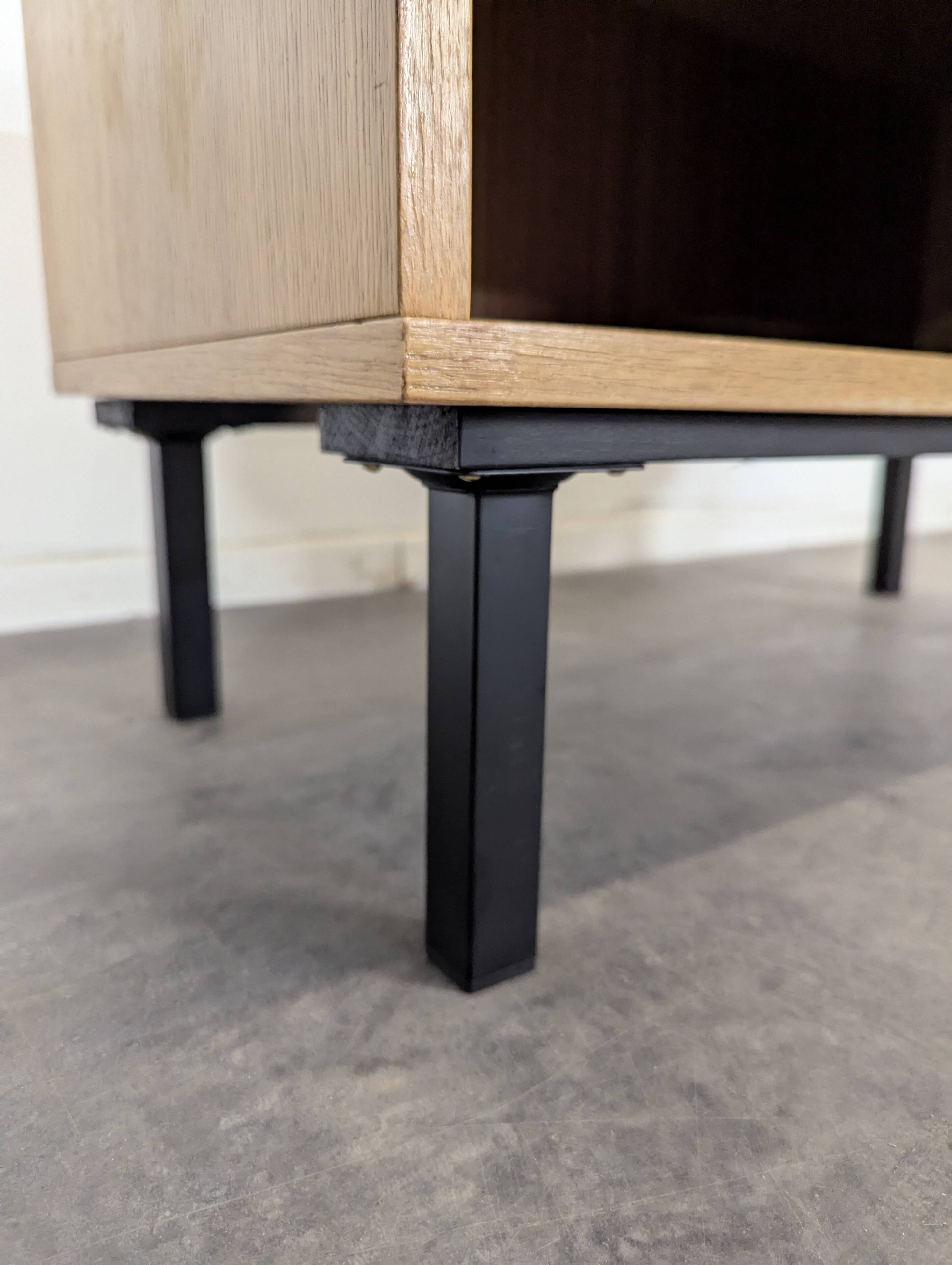 Hi-Fi Vinyl Cabinet with 2 Doors