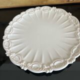 Petit plat blanc faïence sculpté