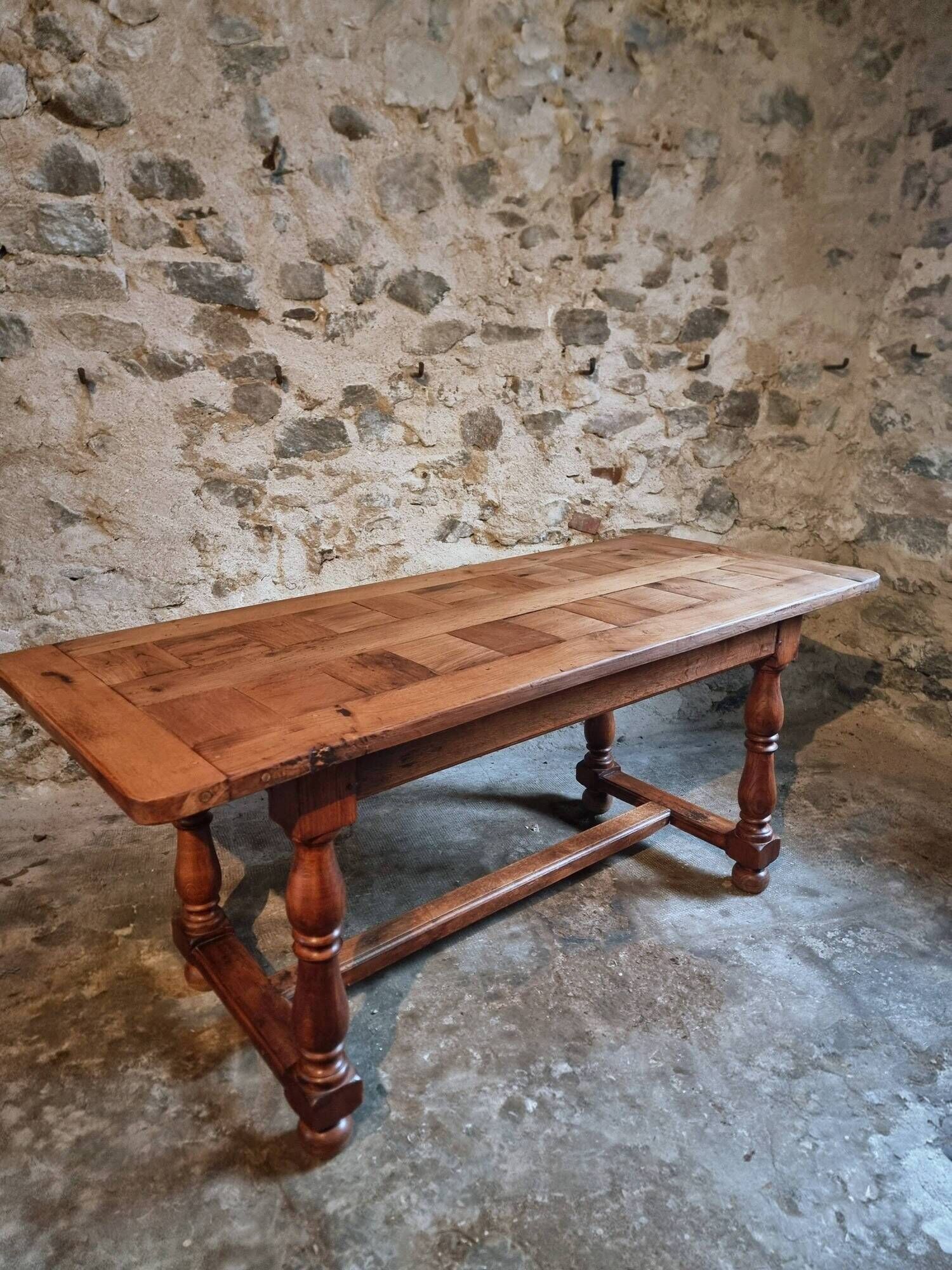 French farmhouse table in oak – 1950-1970 – Top made of solid blocks