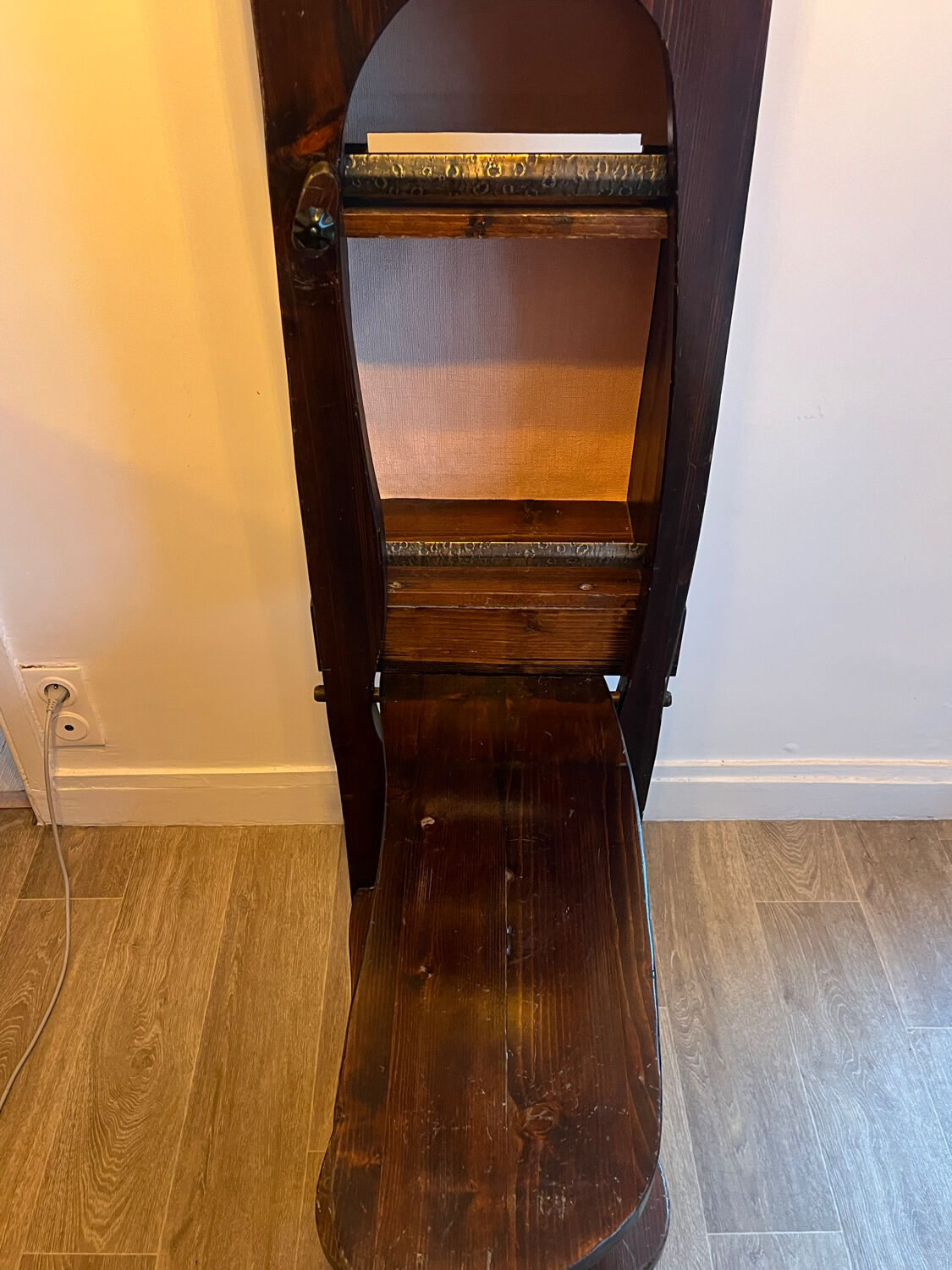 Primitive bar/stool