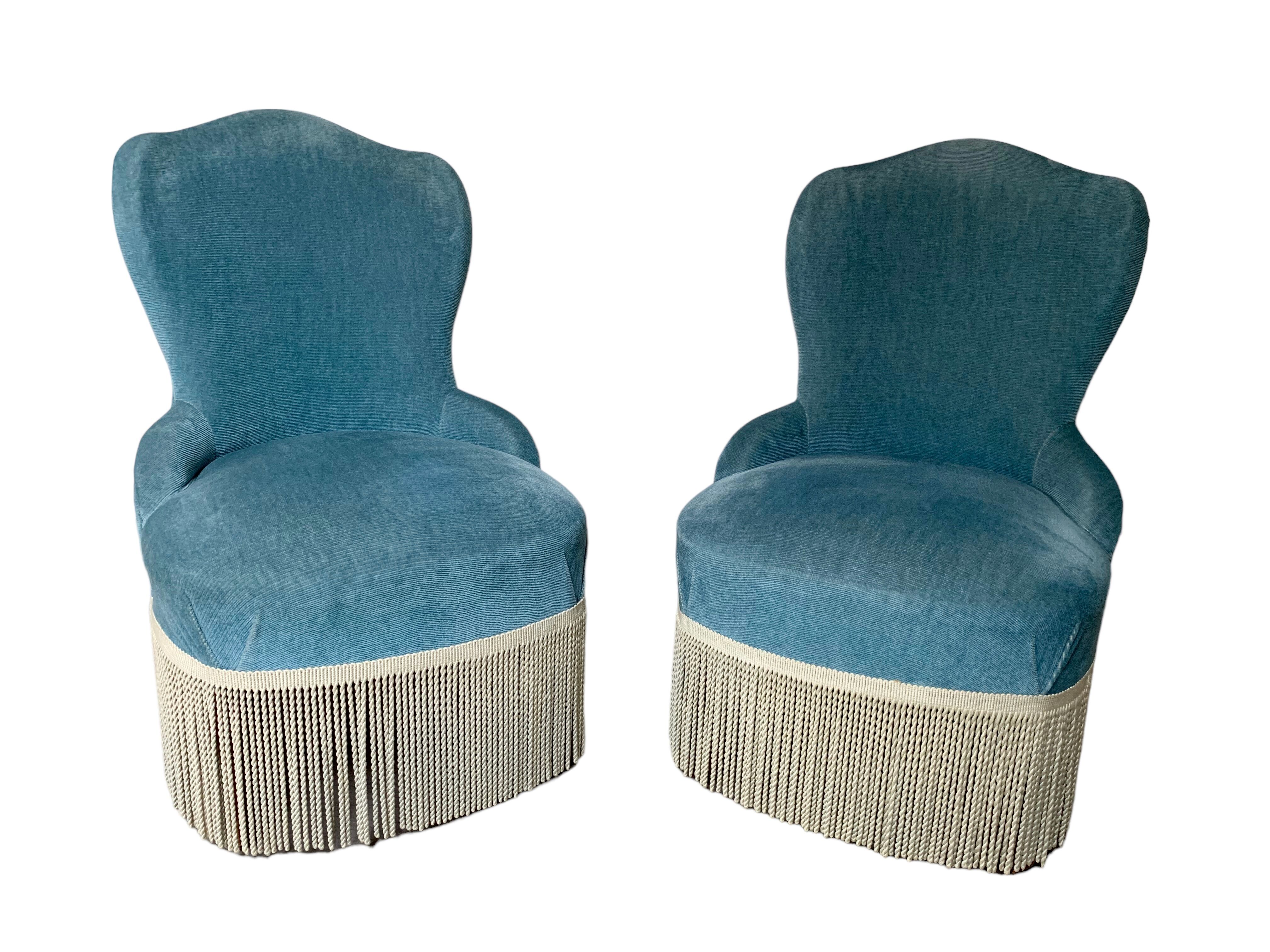 Paire de fauteuils crapaud velours bleu 1970