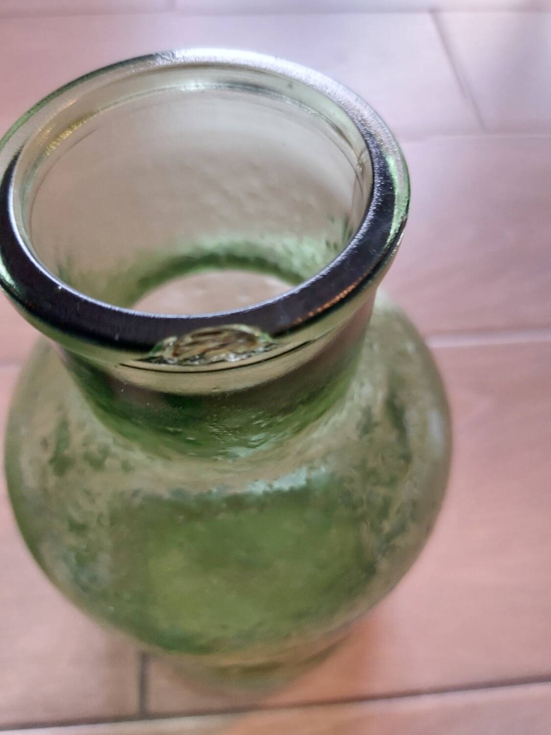Bubble glass carafe, green bumpy