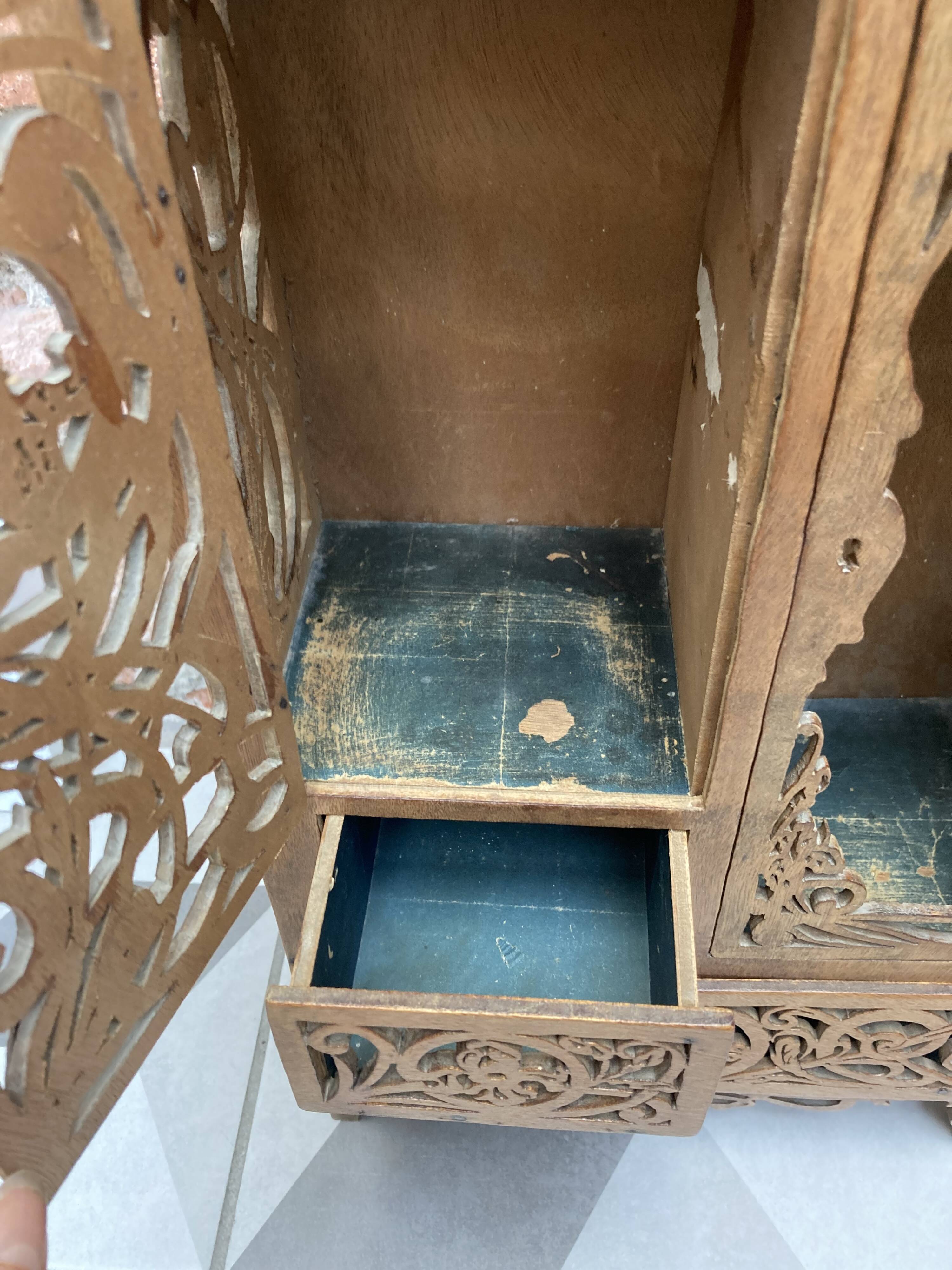 Art Nouveau doll's wardrobe