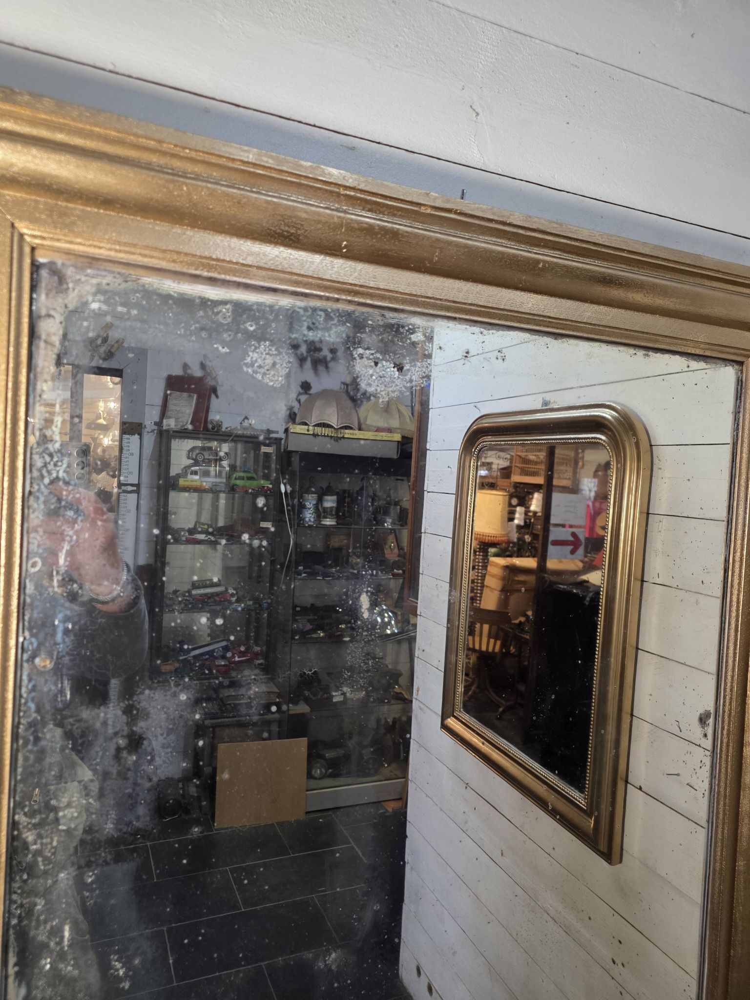 Golden mirror in oak from the 19th century.