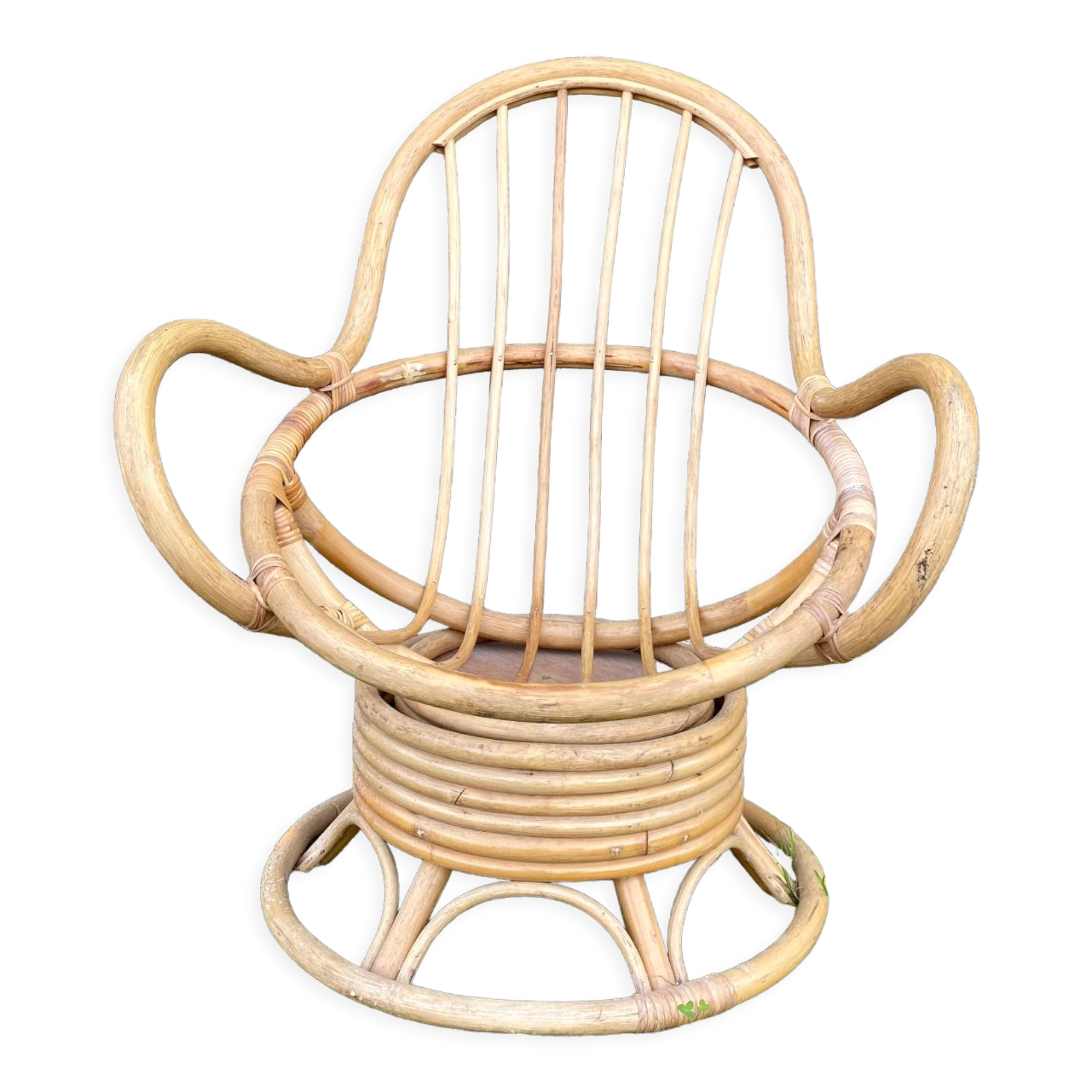 Swivel rattan armchair