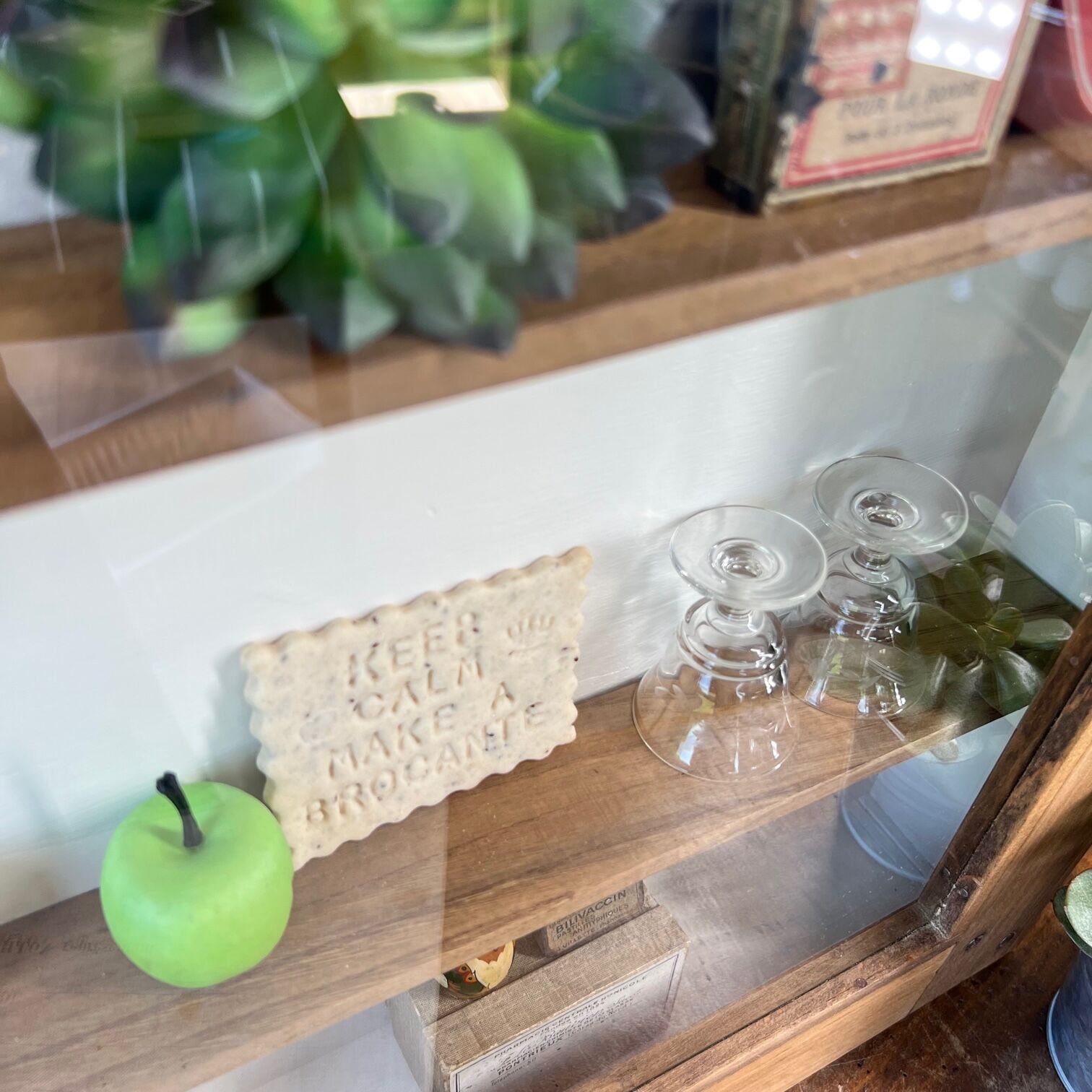 Restaurant wall showcase