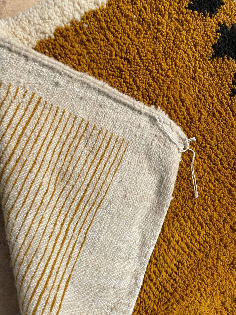 Tapis beni ouraine tissè main traditionnelle taille 200 x 300 cm