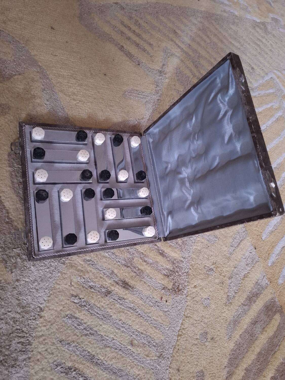 Box of 12 art deco knife holders (salt shaker, pepper shaker)