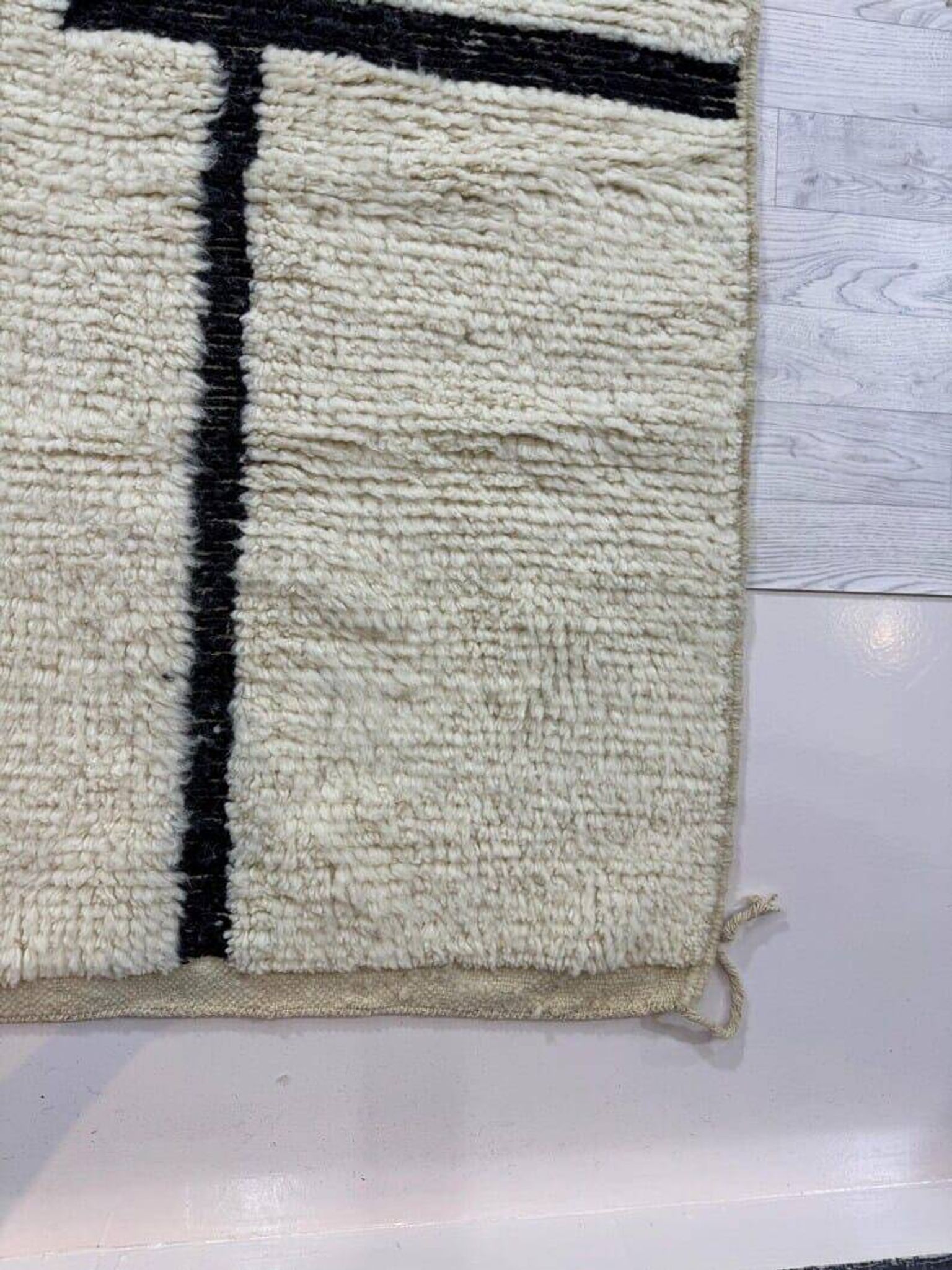 Handmade wool rug size 150 x 250 cm