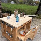 Central island / Saucepan storage unit
