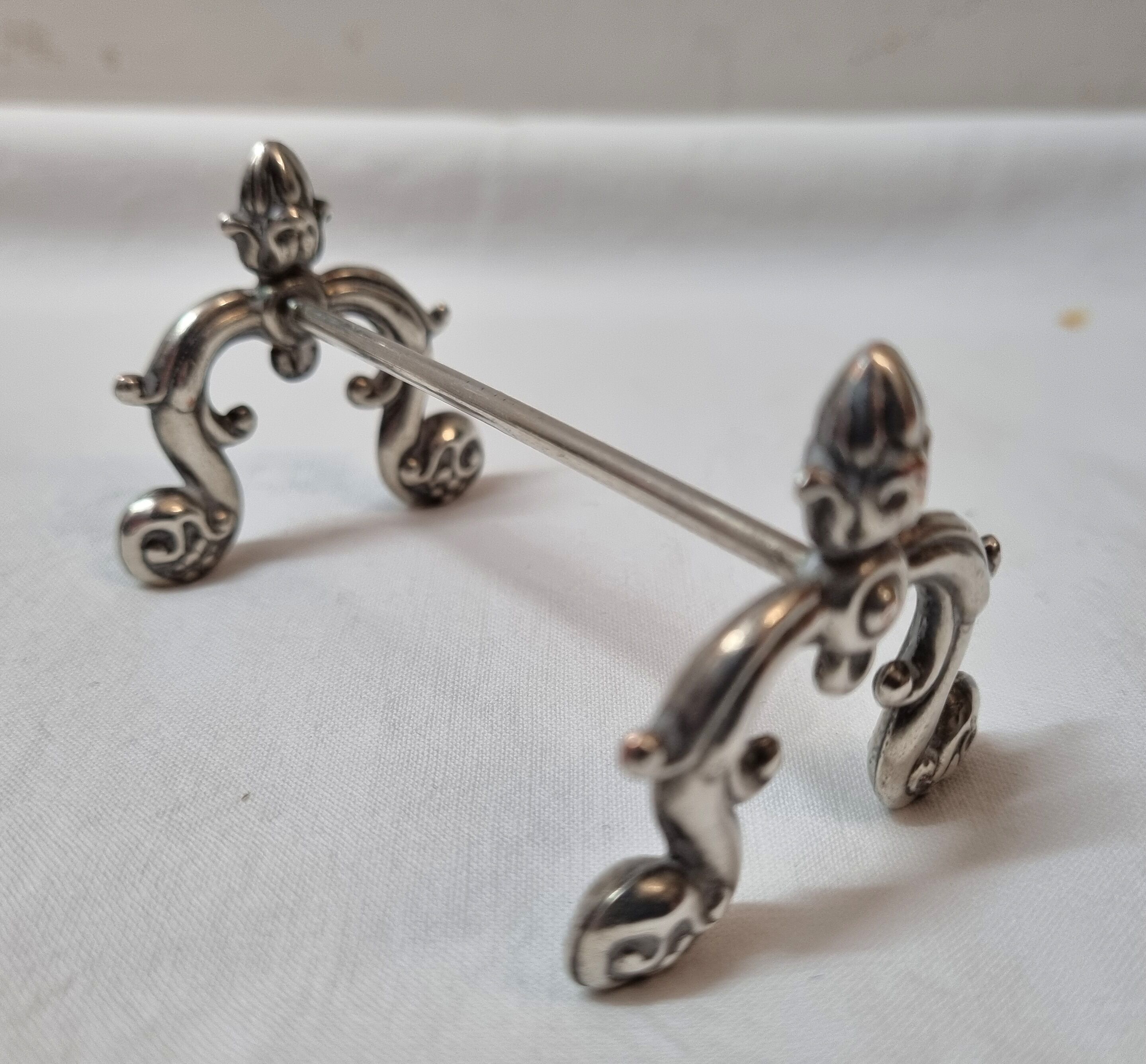 Silver metal knife holder early XXth