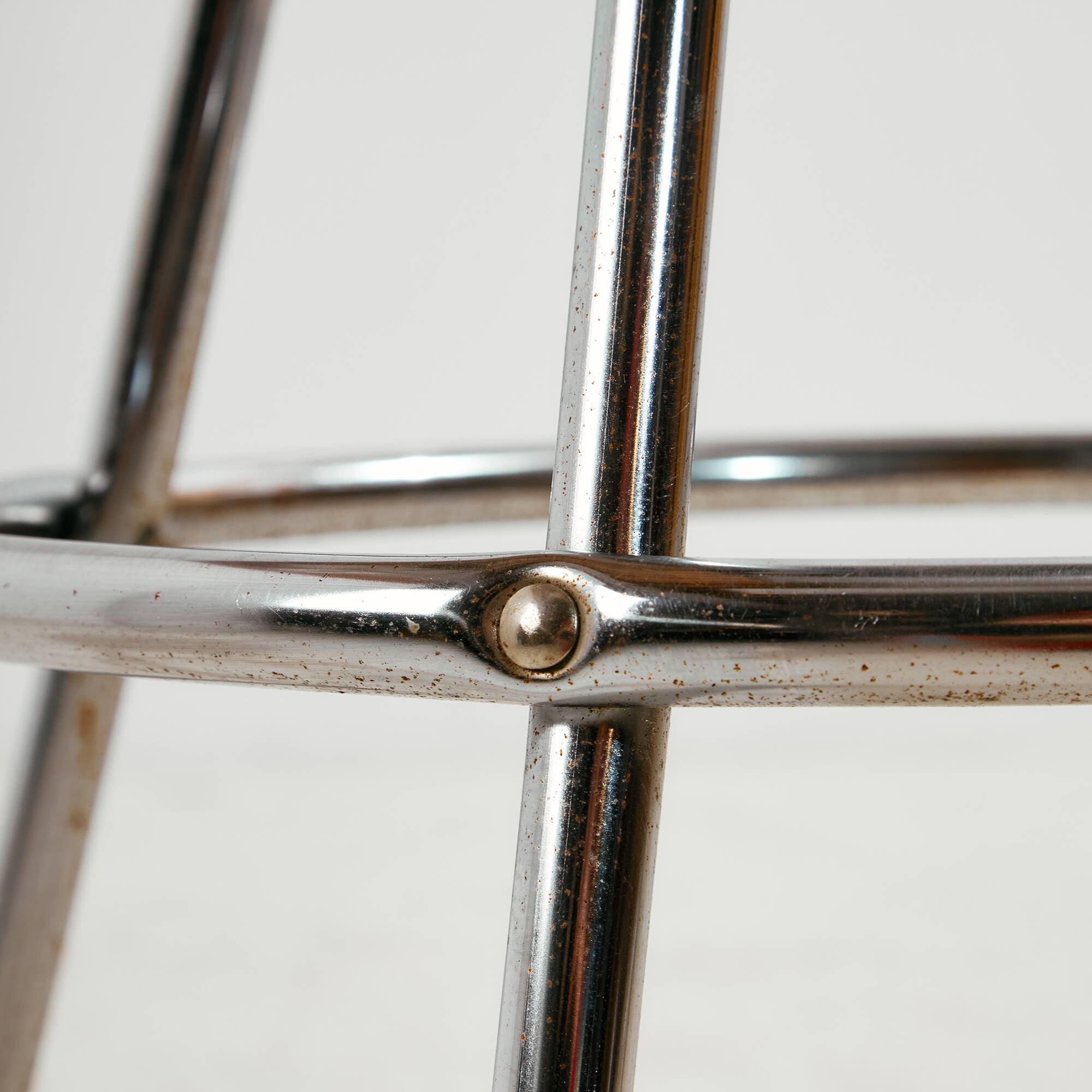 Tubular bar stool