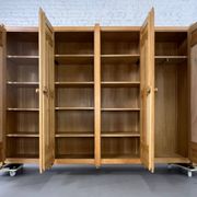 Armoire en Chêne et Laiton par Guillerme Et Chambron, 1960s