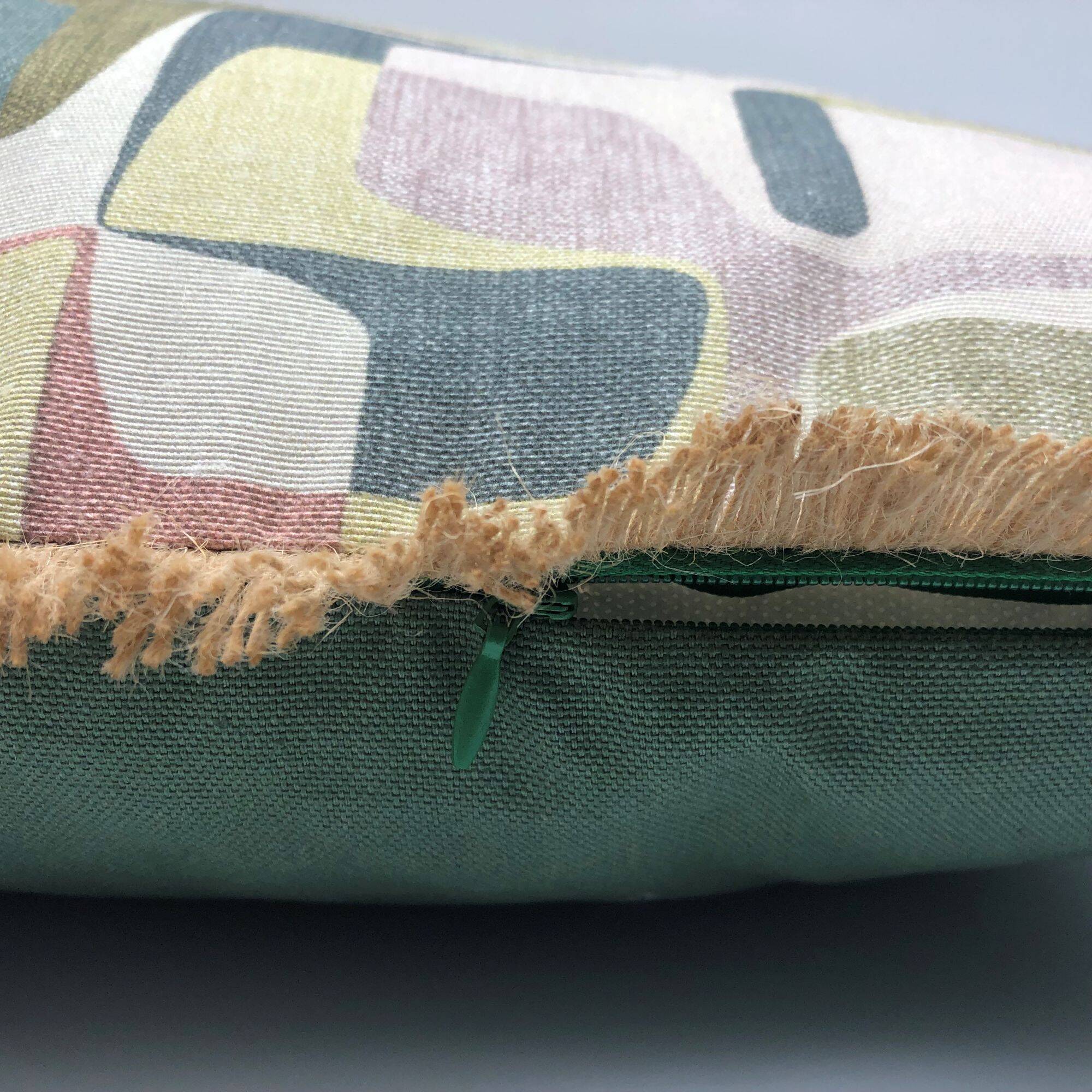 Rectangular cushion, cover and insert. Model "Erica".