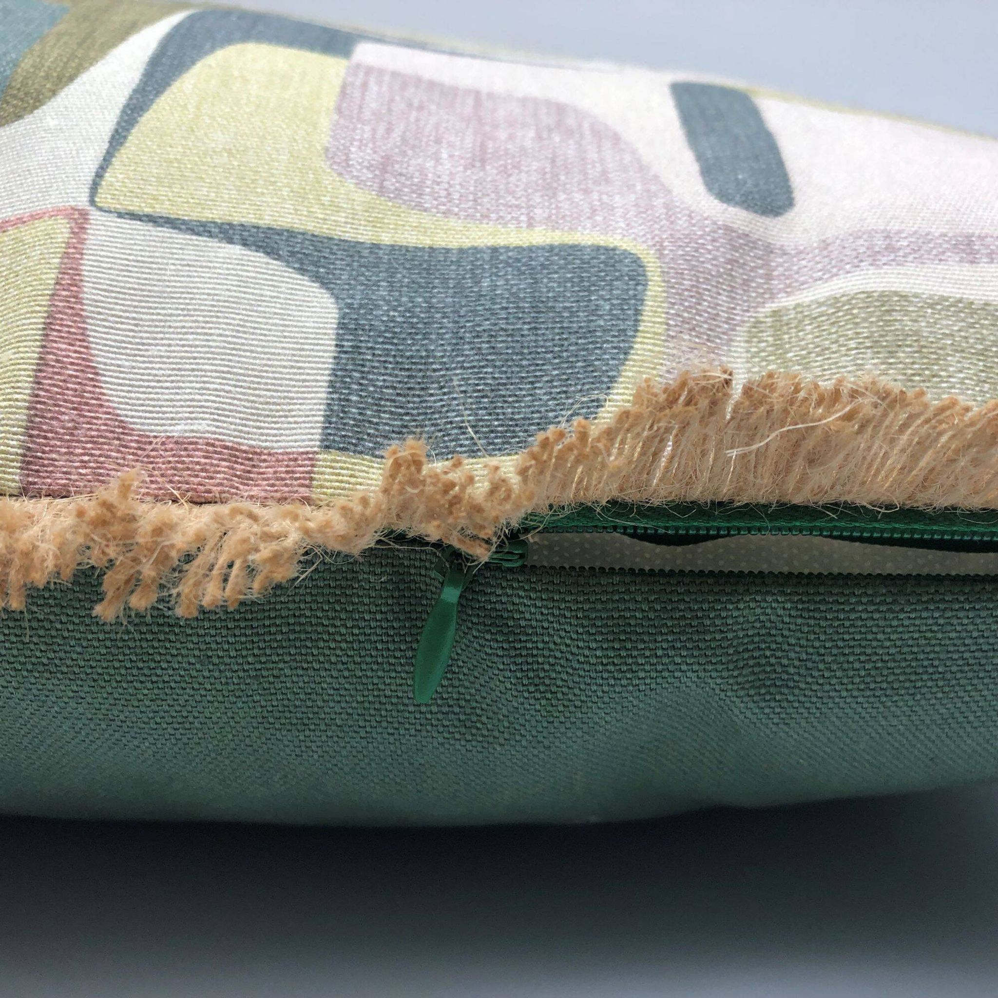 Rectangular cushion, cover and insert. Model "Erica".