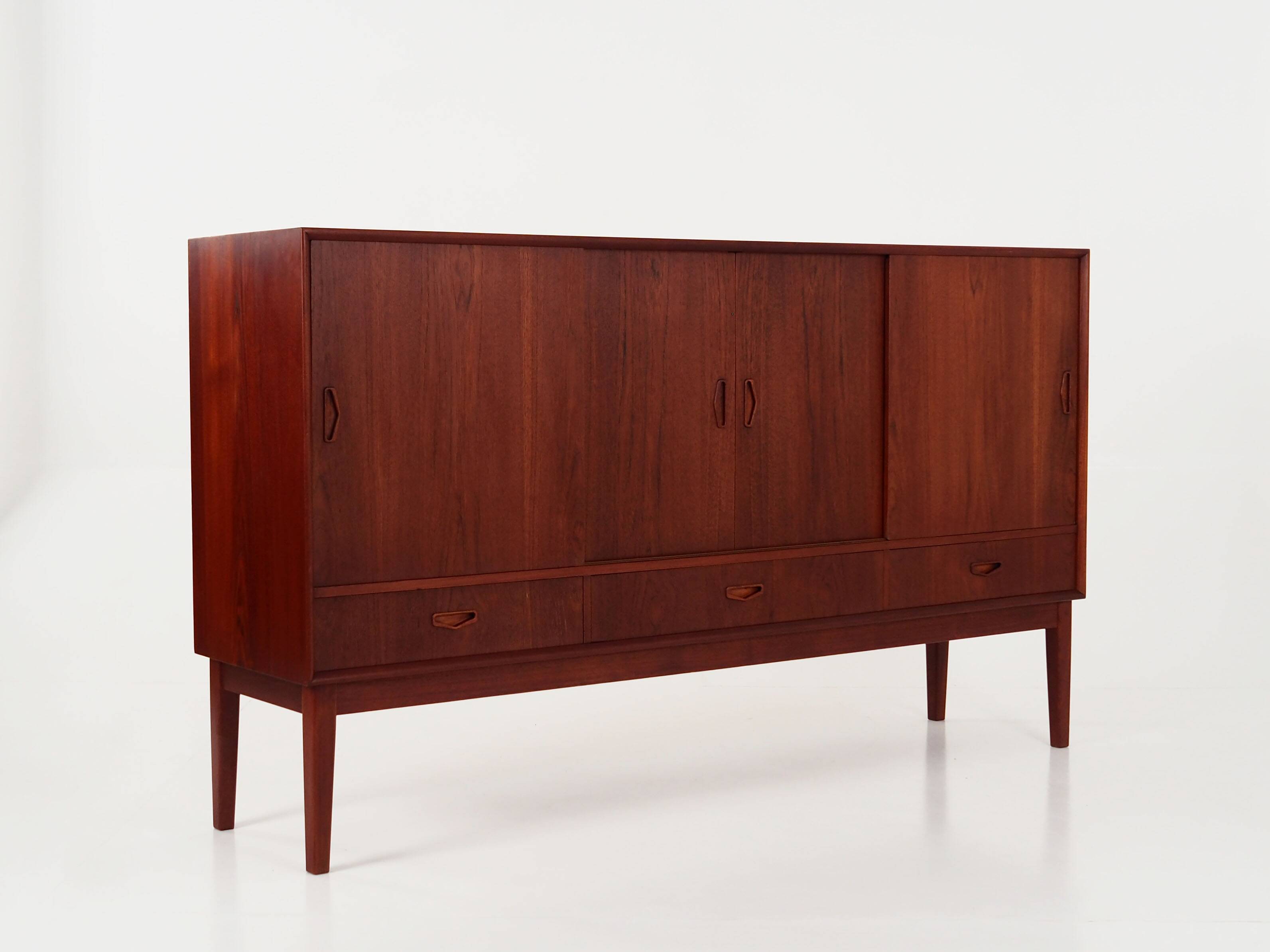 Buffet haut en teck, design danois, années 1970, production : Danemark