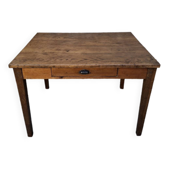 Farm table