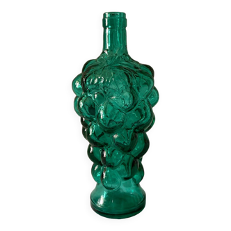 Bottle in the shape of green grapes