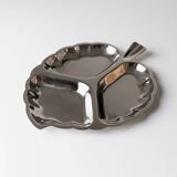 Silver-plated metal leaf-shaped tray with three compartments, Hollywood Regency Italian 1970s, elegant serving platter