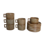 Set of 6 cups and saucers in res due