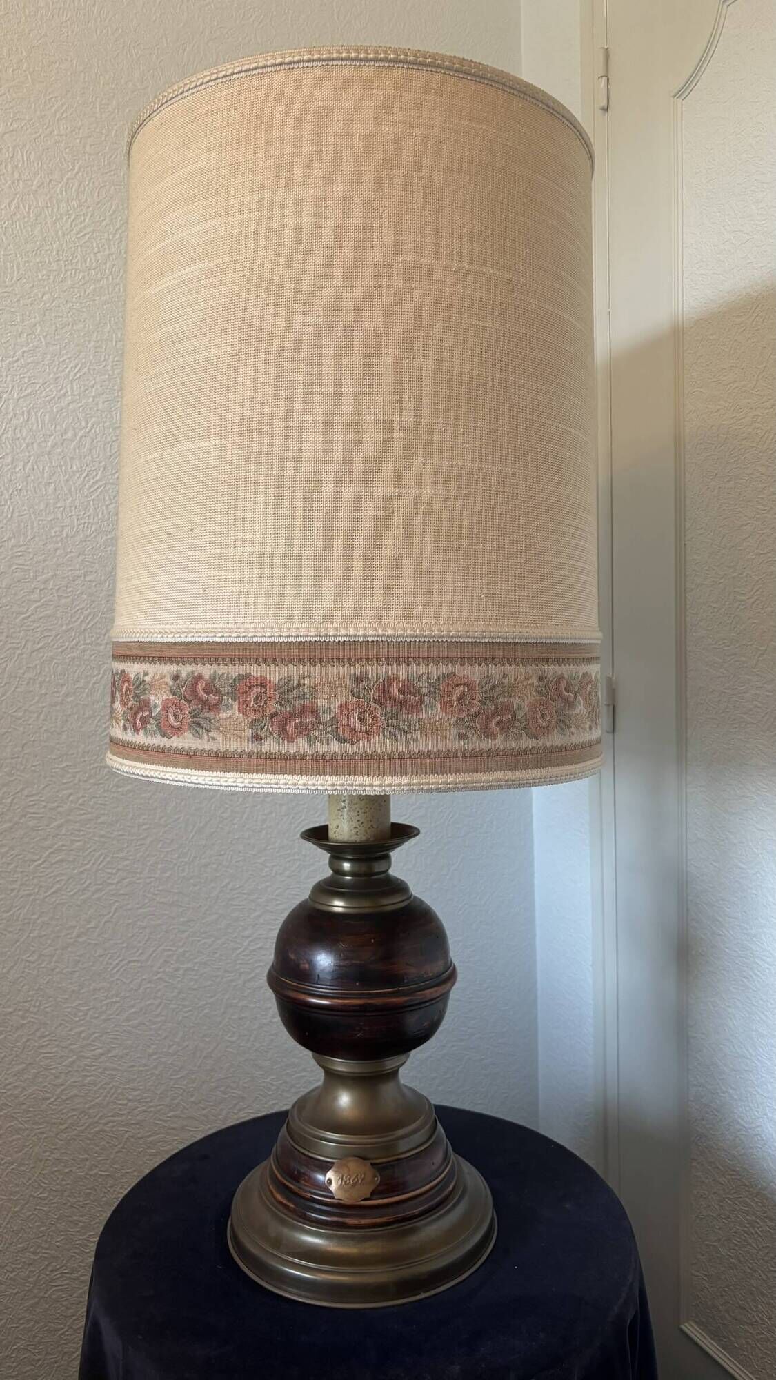 floor lamp