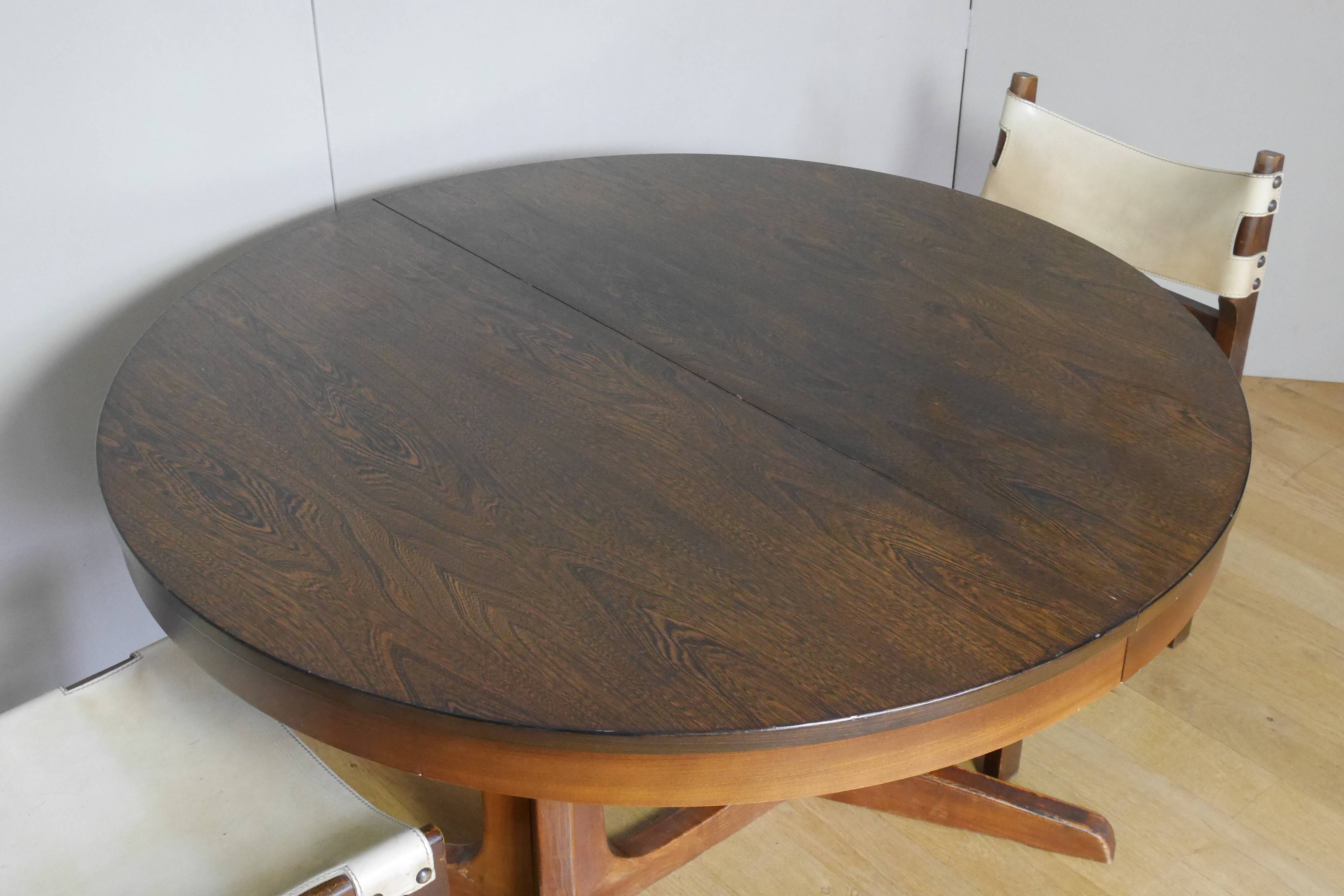 Elm round table with 2 butterfly extensions