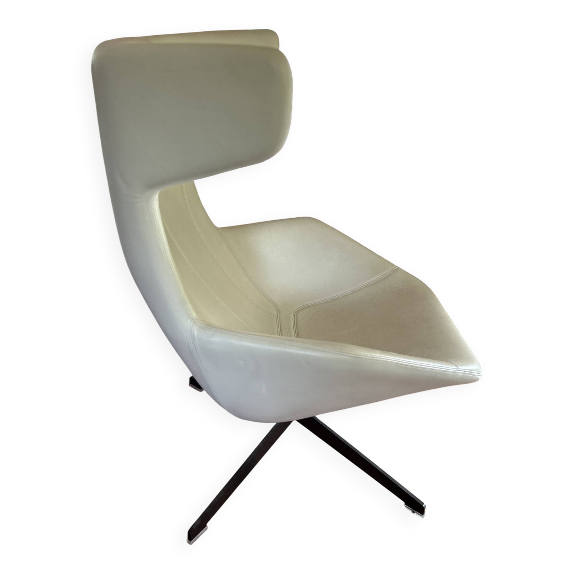 Moroso lounge chair “Take a Line” – Alfredo Häberli (Italy)