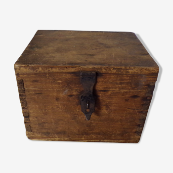 Wooden box