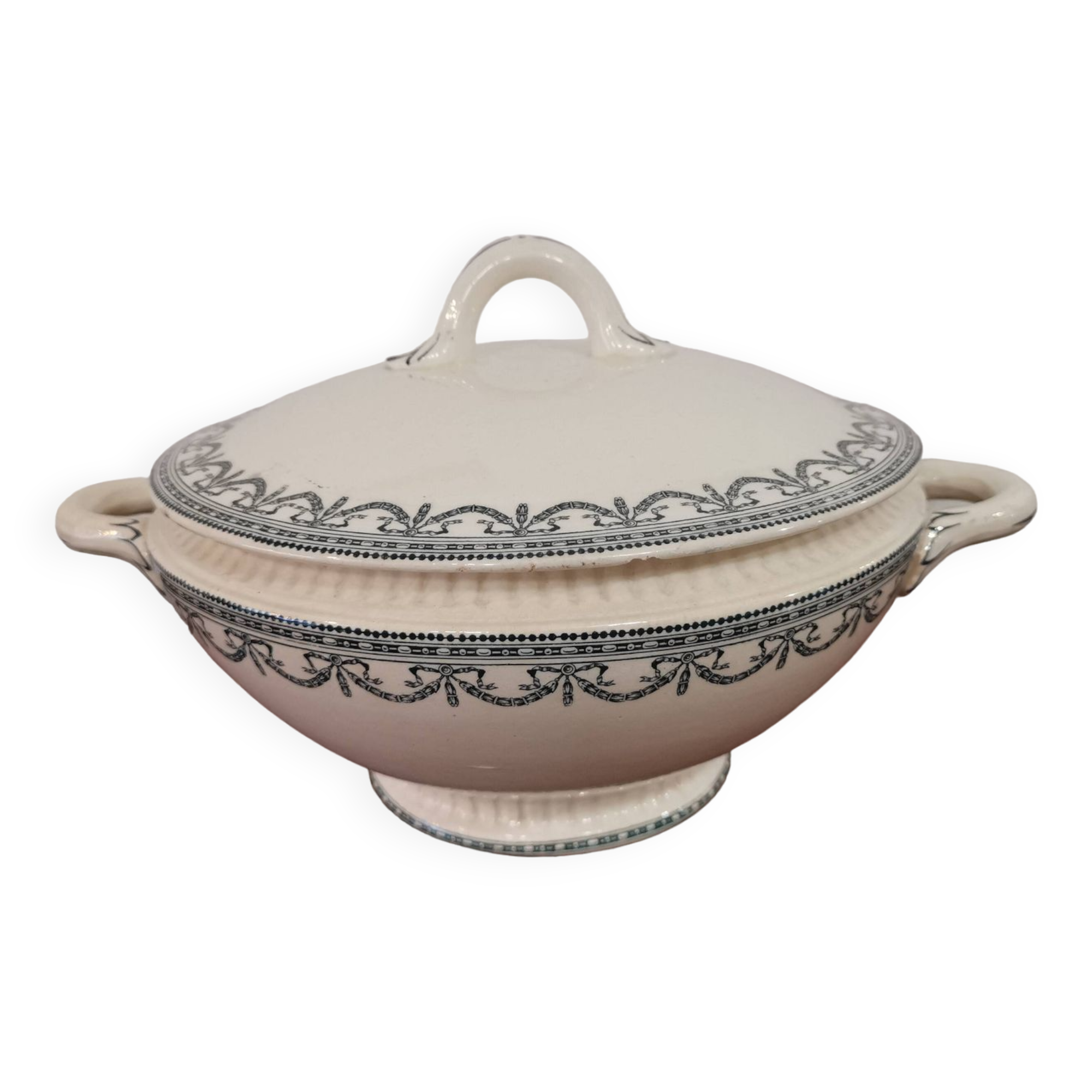 Iron earth tureen ec Salins, Louis XVI garlands