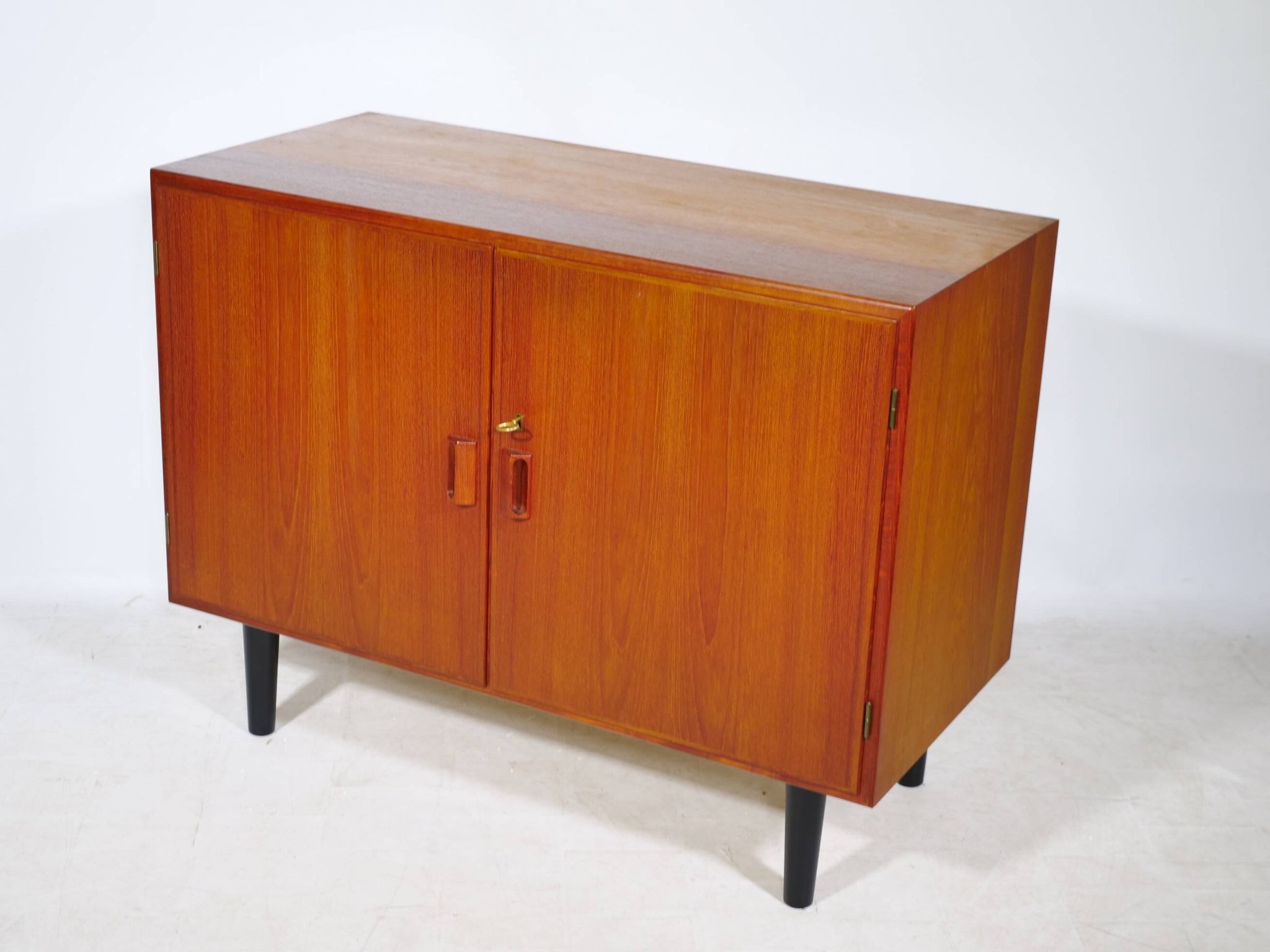 Buffet des années 60 en teck par Børge Mogensen pour Søborg Møbelfabrik.
