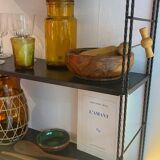 Étagère murale en tôle