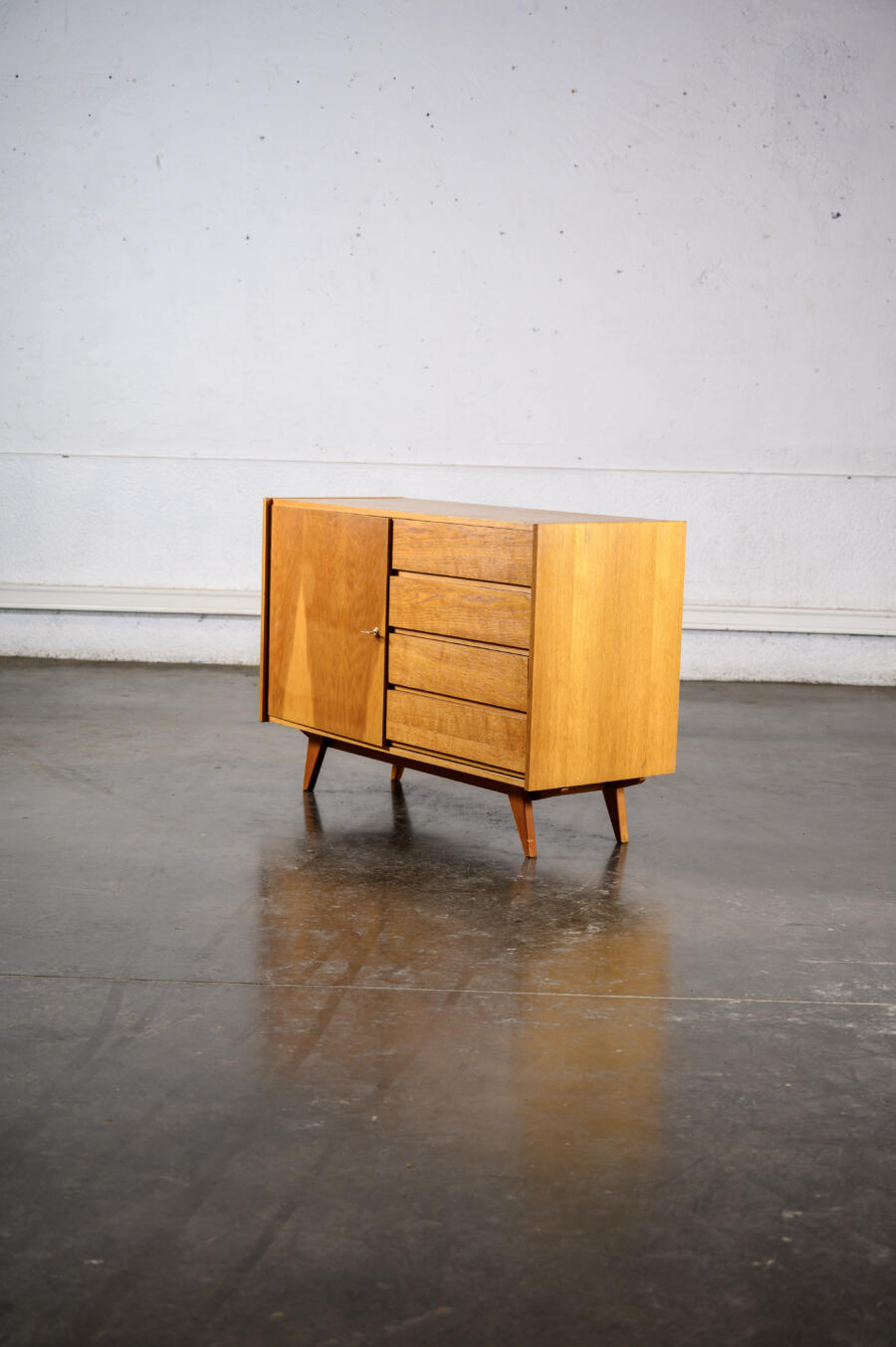 Buffet Jiroutek en bois