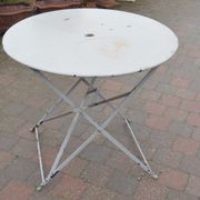 Table de jardin pliante en fer