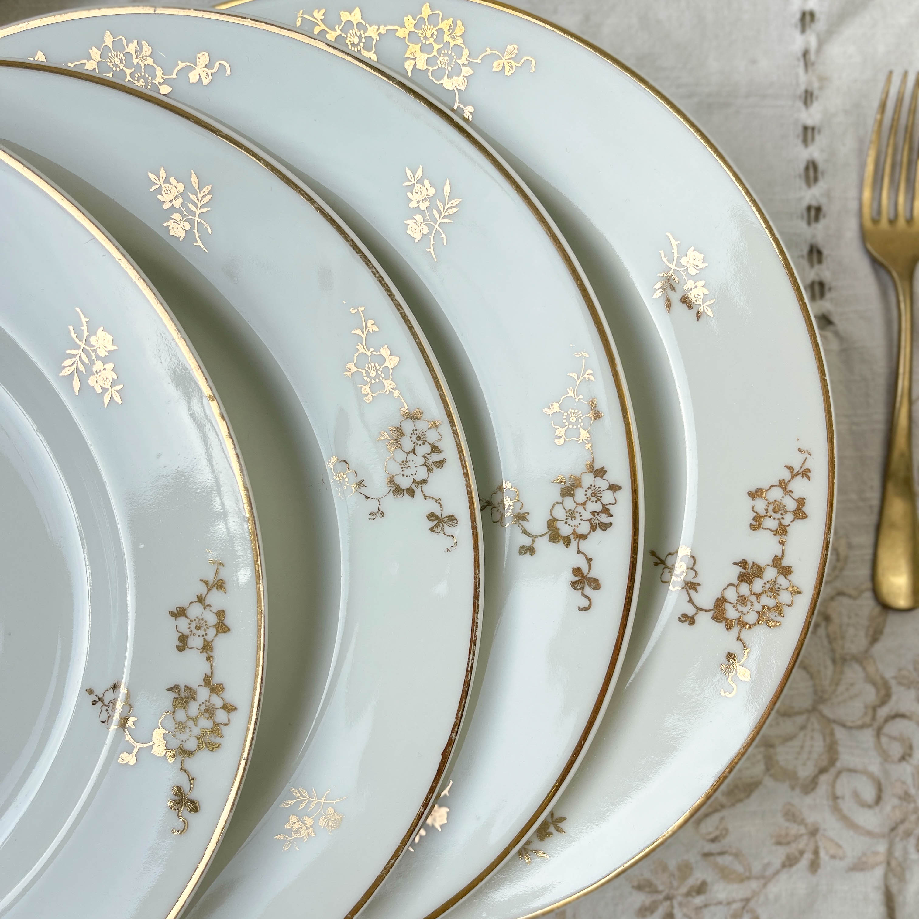 6 flat plates porcelain Limoges golden white