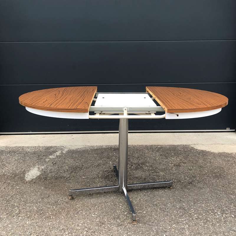Round table