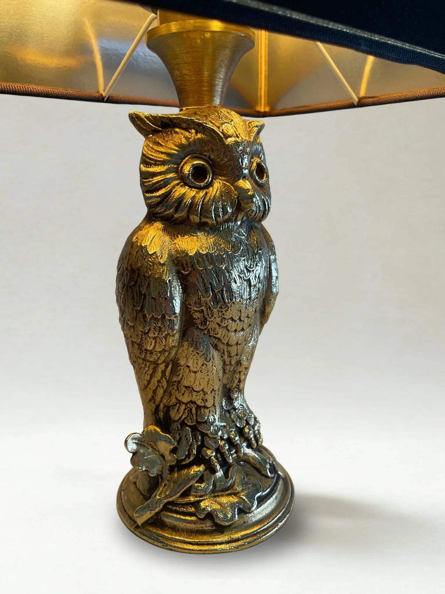 Vintage owl lamp in gold metal – Deknudt – Hollywood Regency style