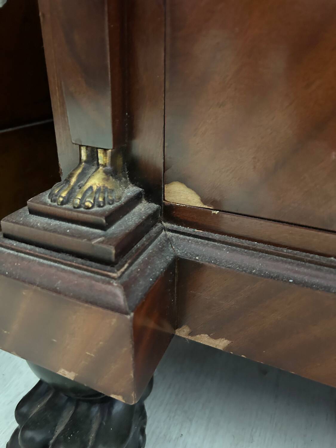 Commode style Empire